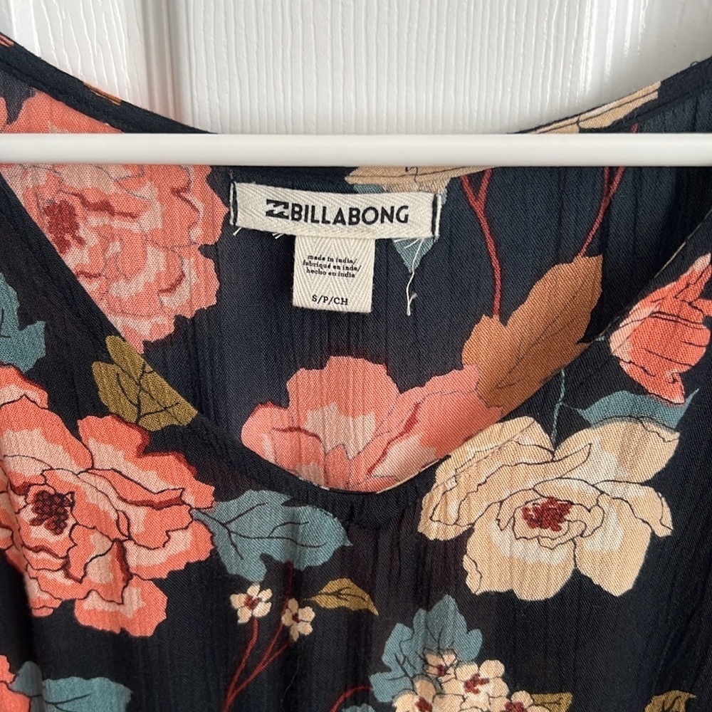 Ladies‎ Billabong size small dress - Picture 2 of 8